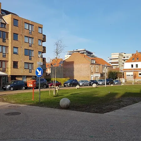 Very Large Duplex 4-bedroom Less Than 5 Minutes From The Sea! T46 Остенде