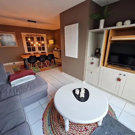 Very Large Duplex 4-bedroom Less Than 5 Minutes From The Sea! T46 アパート