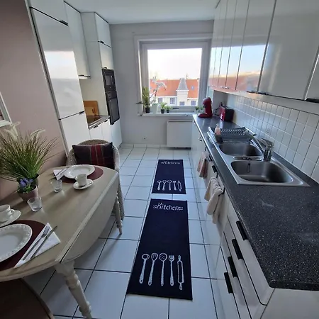Very Large Duplex 4-bedroom Less Than 5 Minutes From The Sea! T46 Остенде
