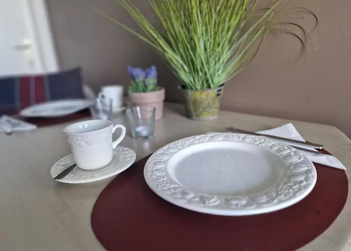 Very Large Duplex 4-bedroom Less Than 5 Minutes From The Sea! T46 *