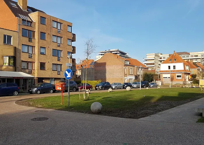 Very Large Duplex 4-bedroom Less Than 5 Minutes From The Sea! T46 Ostend